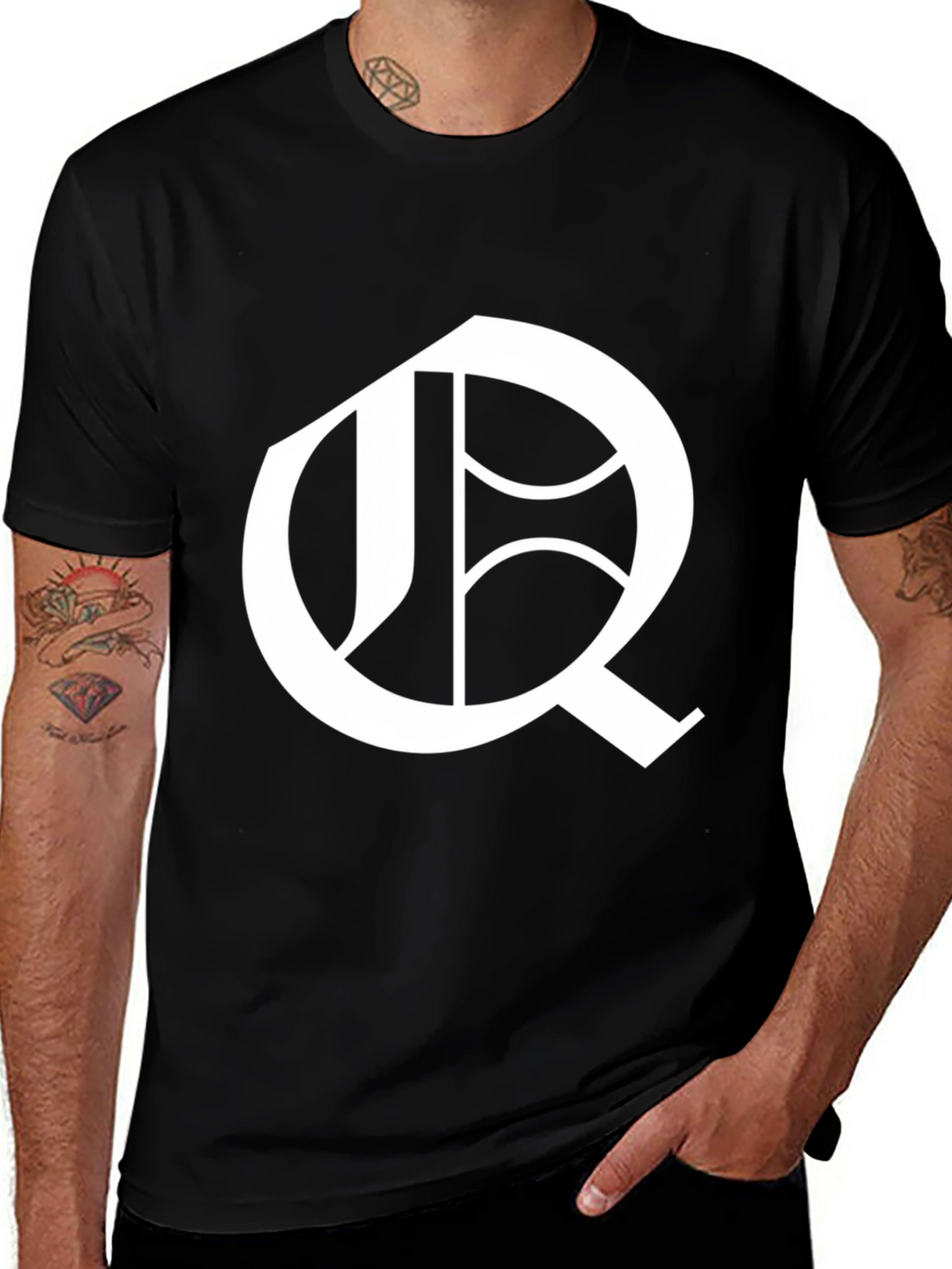Q Letter Graphic T-Shirt