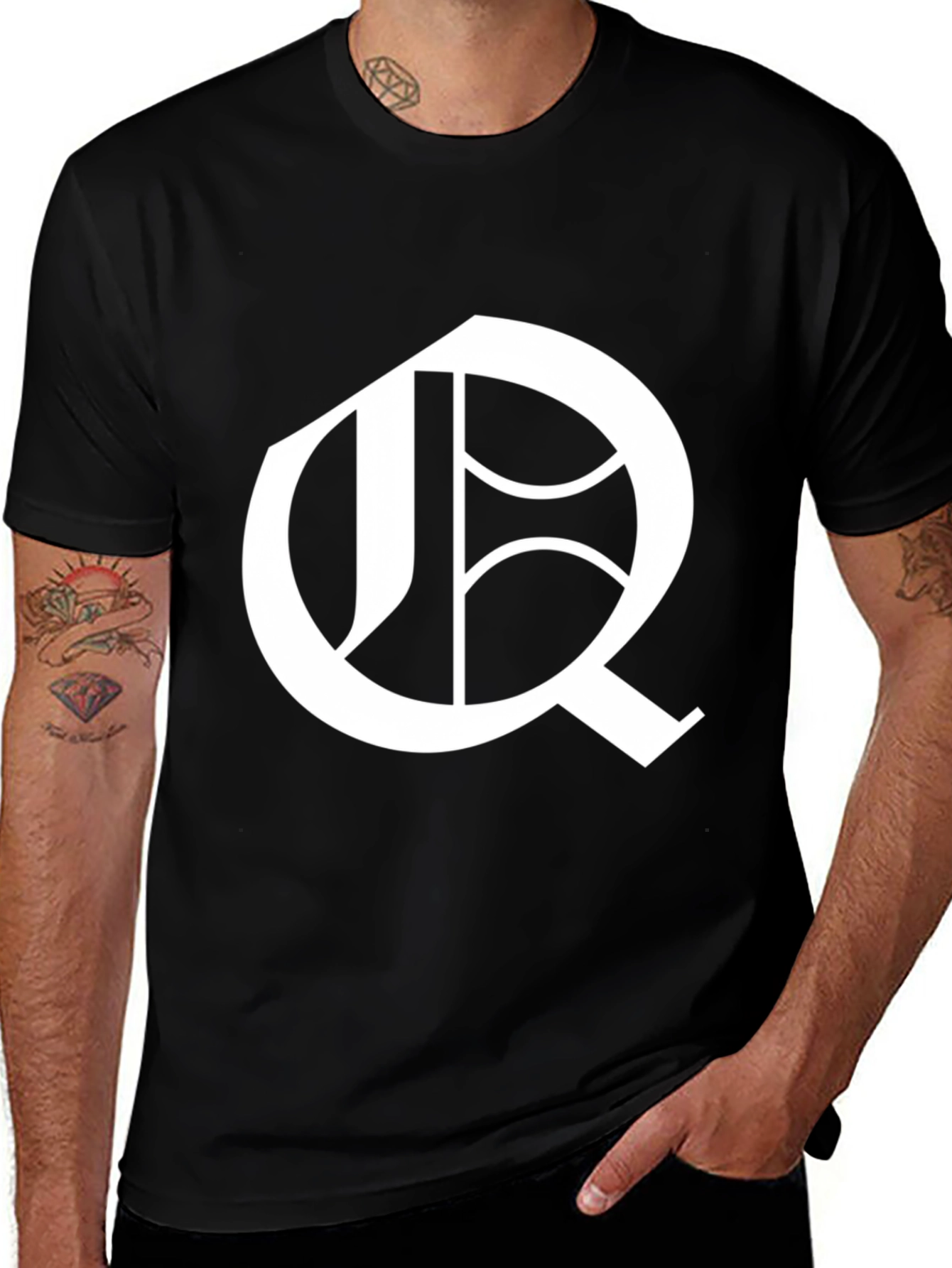 Q Letter Graphic T-Shirt