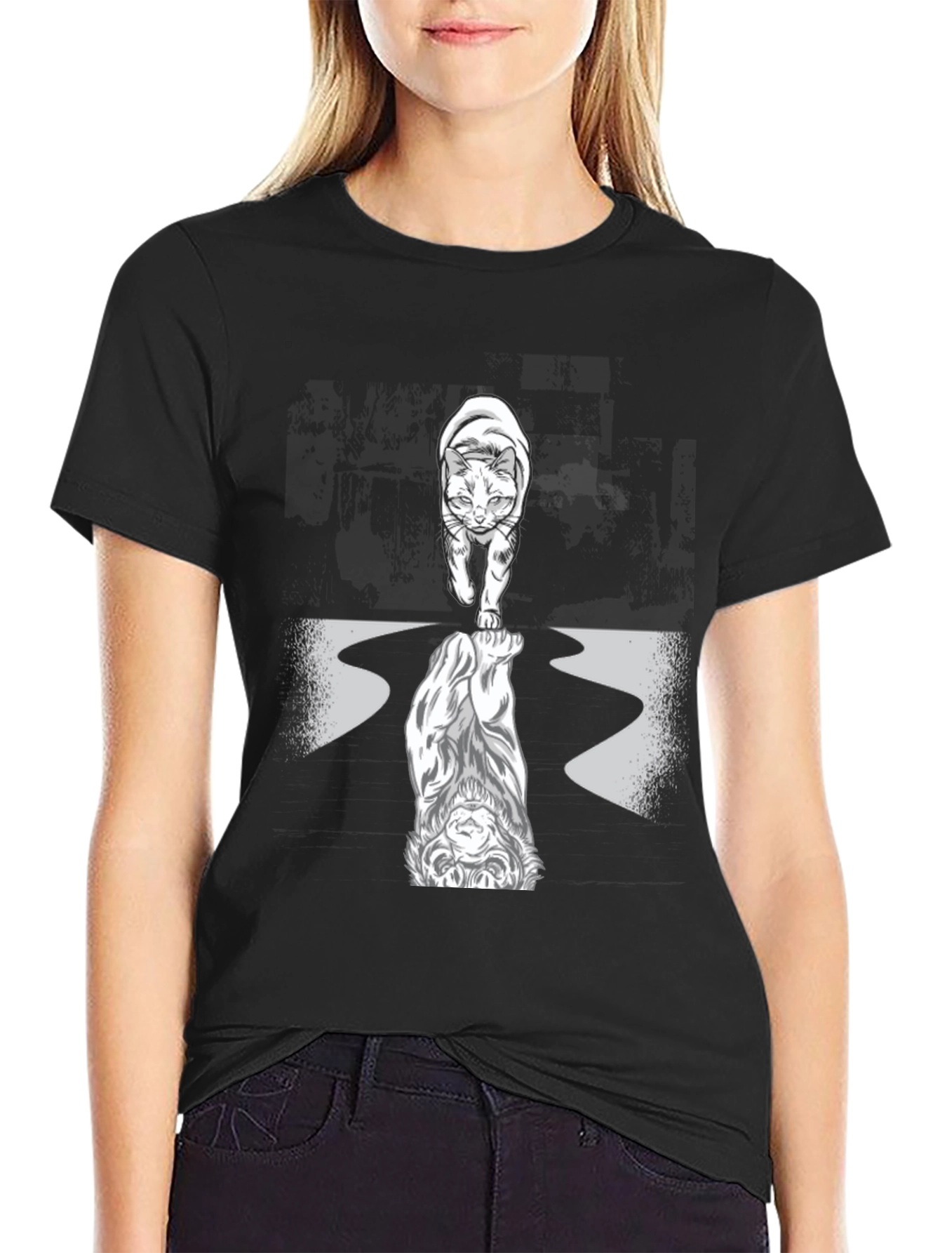 Cat Lion Reflection Graphic Tee - Black