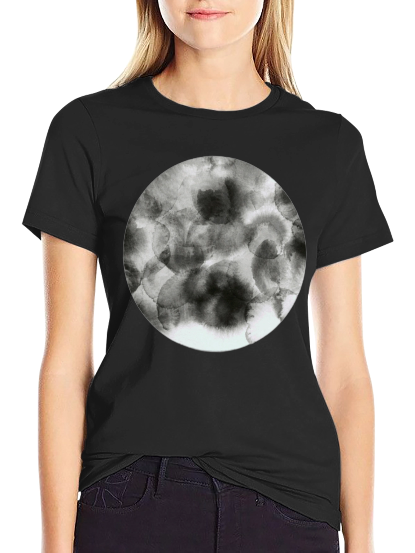 Abstract Circle Graphic Tee - Modern Style