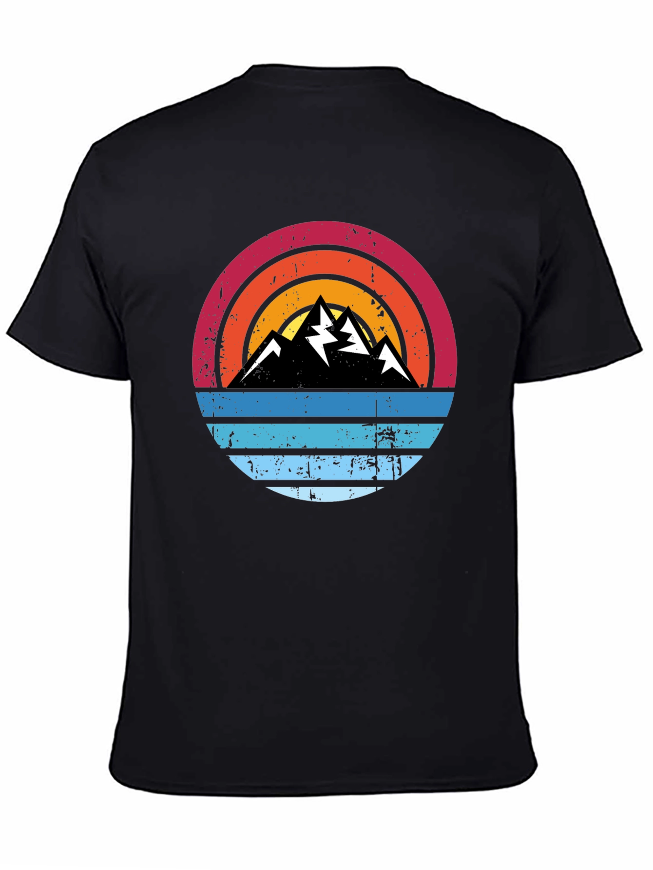 Retro Mountain Graphic Tee - Vintage Style Comfort